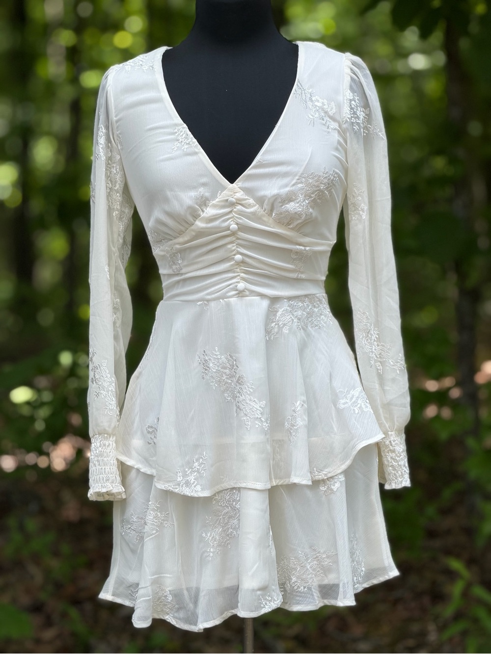 Francesca's Collections Cream Ruched V-Neck Long Sleeve Tiered Dress
